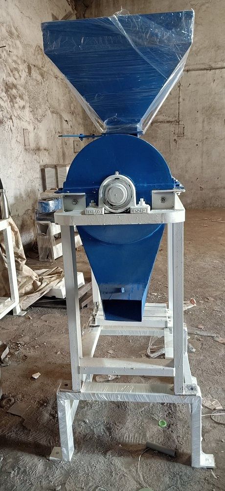 Semi Automatic Maize Pulveriser, For Cattle Feed Making, 500 kg/Hour