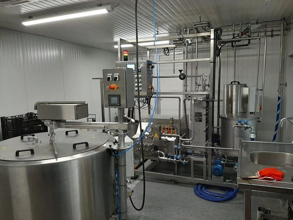 Semi-Automatic Stainless Steel Paneer Making Plant, Tank Capacity: Upto 100 Litres