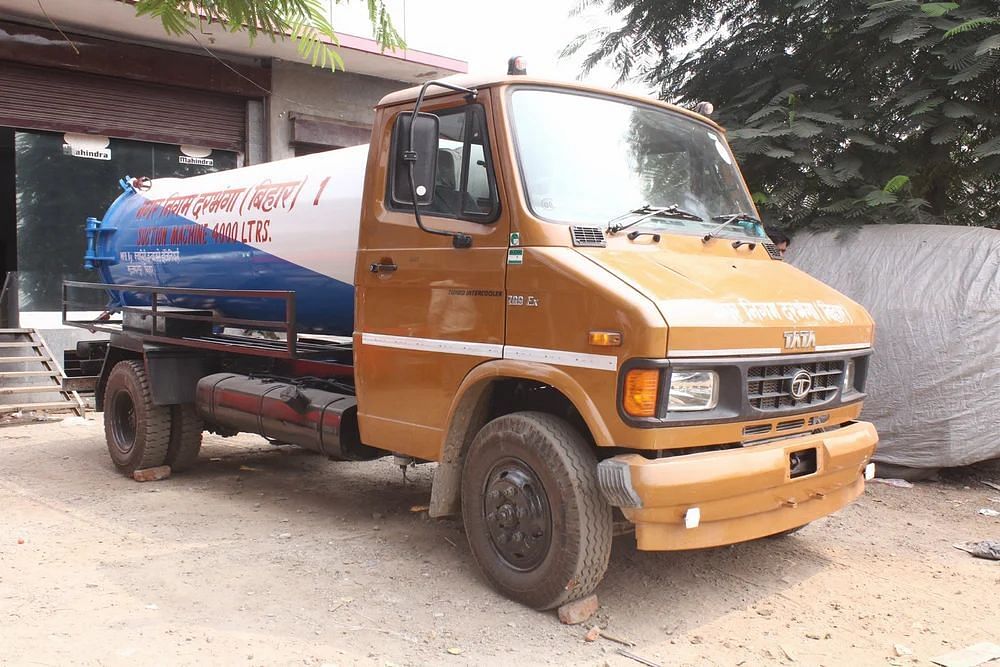 Sewage Suction Truck In Noida