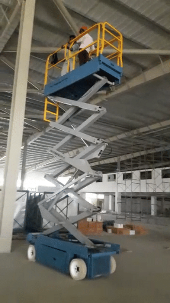 SHA Self Propelled Scissor Lift