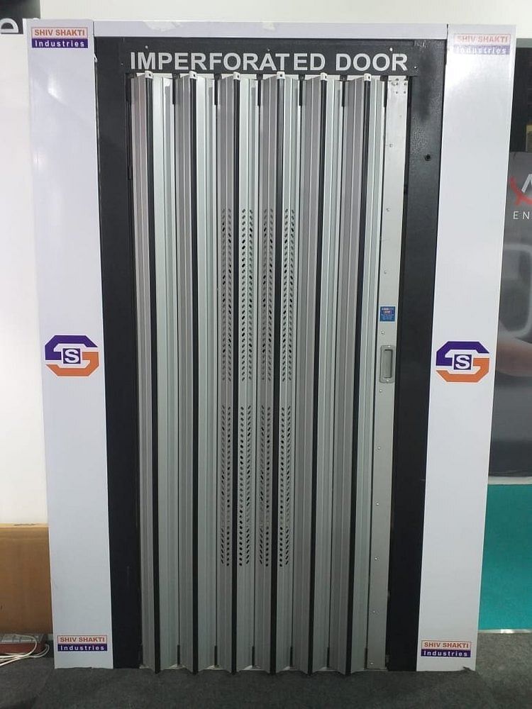 Side opening Silver Ms Imperforated Elevator Door, Telescopic