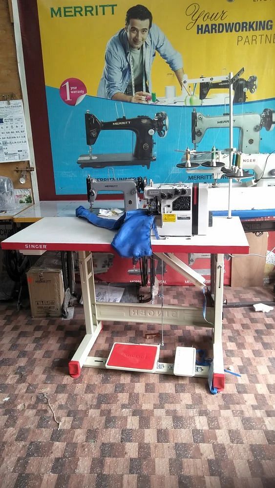 SINGER 5 THREAD OVERLOCK S8150