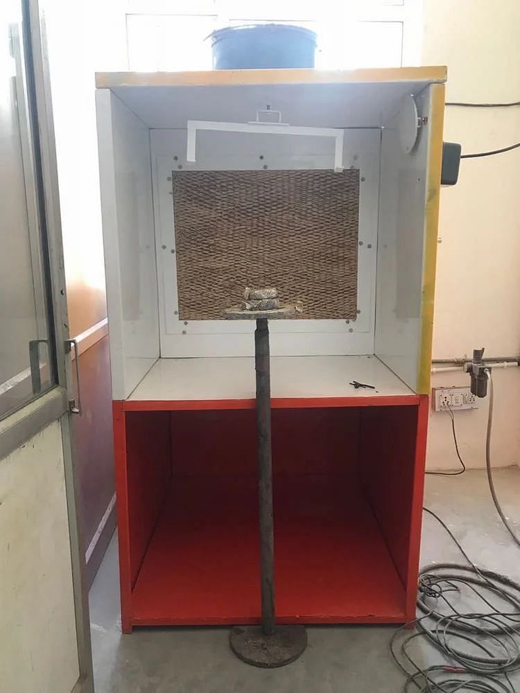 Small Powder Spray Booth, For Metal,Plastic, Automation Grade: Semi-Automatic