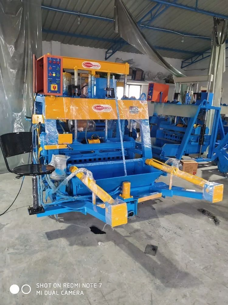 Solid Hydraulic Block Making Plant, Automation Grade: Semi Automatic, Capacity: 500-1000 Blocks per hour