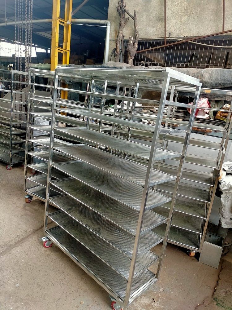 SS Bread Mould Trolley, For Transfer The Goods