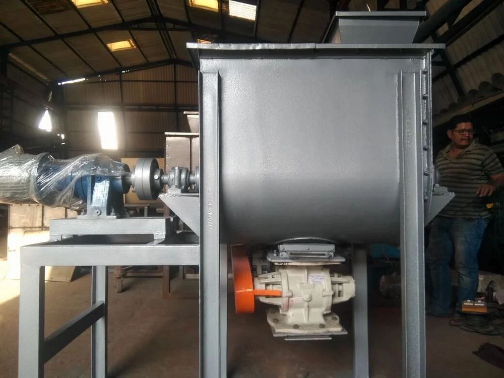 SS POWDER MIXER RIBBON BLENDER, Capacity: 2000 L/Hr