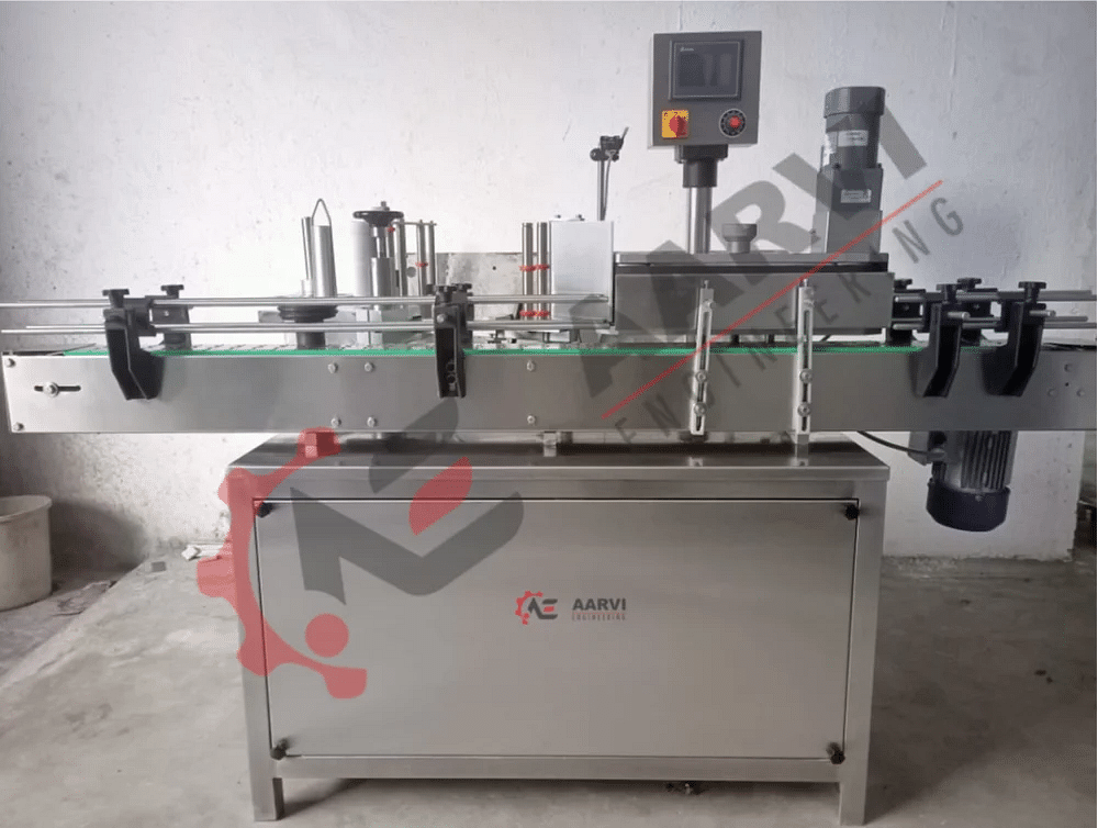 SS304 Round PET Bottle Sticker Labeling Machine, Capacity: 60 Bpm