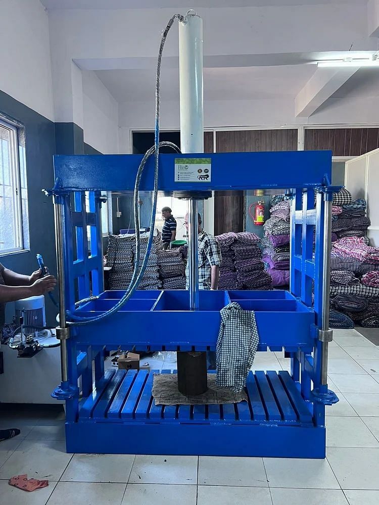 Stainless Steel Cloth baler machine, Max Load Capacity: 10 Ton