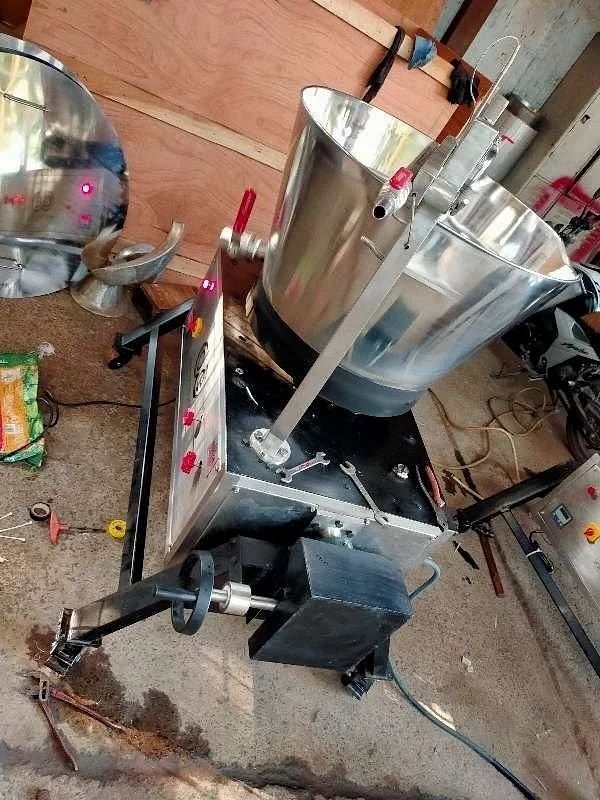 Stainless Steel Paneer Coagulation Tank Tilting Khoya Making Machine, For Milk, Peda