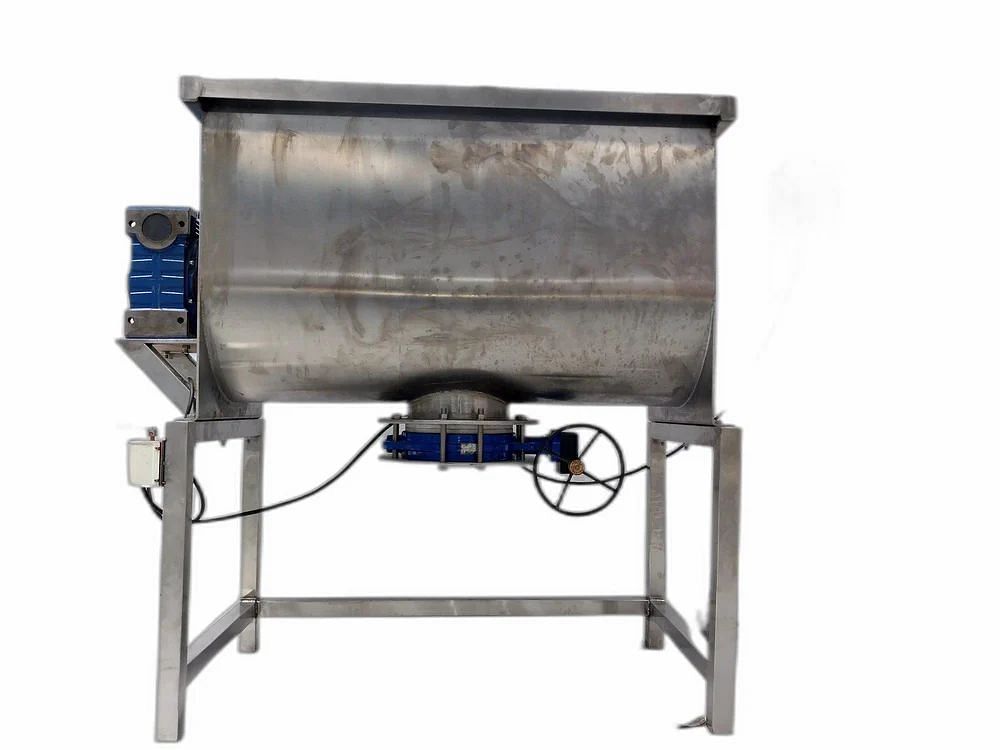 Stainless Steel Rectangular Ribbon Blender Machine, For Industrial, Capacity: 100kg/hr