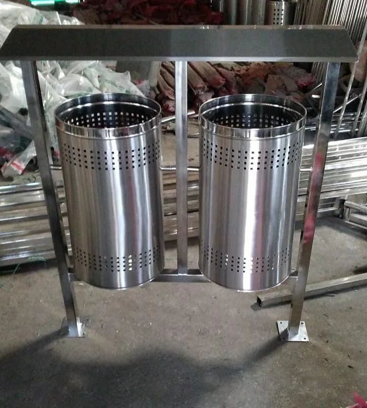 Stainless Steel SS Swing Dustbin whith shed, Capacity: 50+50, 60+60, 80+80, 100+100