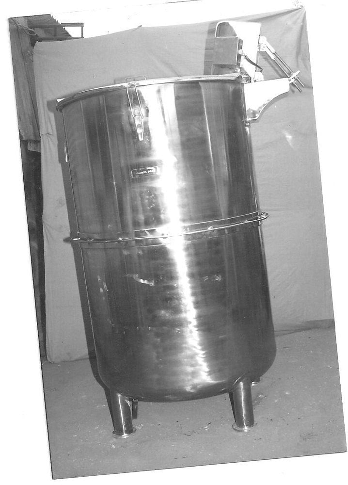 Stainless Steel Storage Tank / Vessel, For Pharma Industry, Steel Grade: SS 316L SS 316 OR SS 304