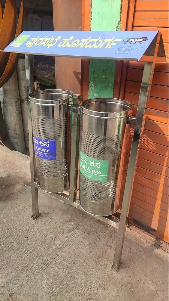 Stand Open Top Stainless Steel Pole Bin, Size: 12x28, Capacity: 60+60