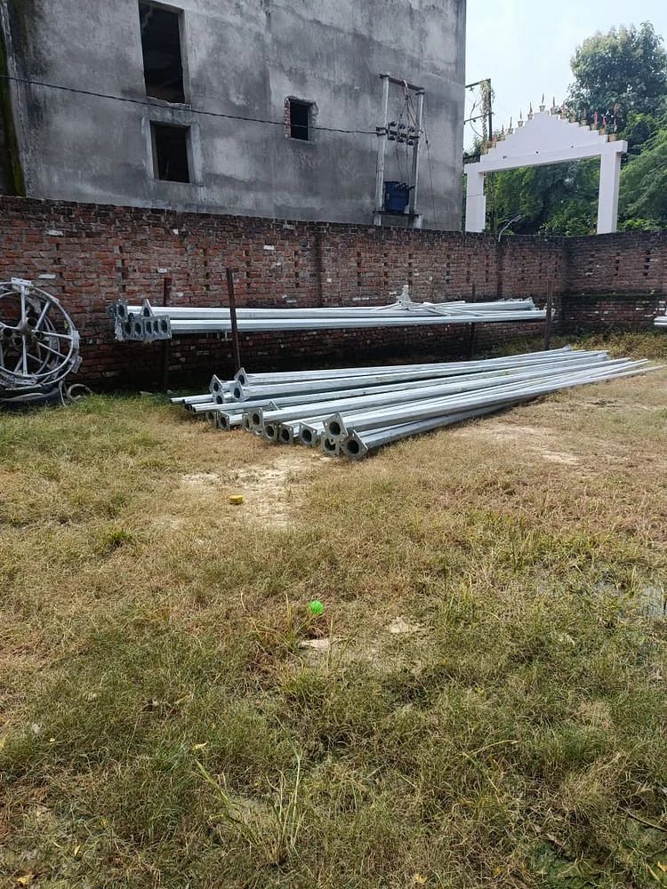 Steel Dual-Arm Octagonal Pole - 5mtr. (Utkarsh brand Make), For Street, 12m