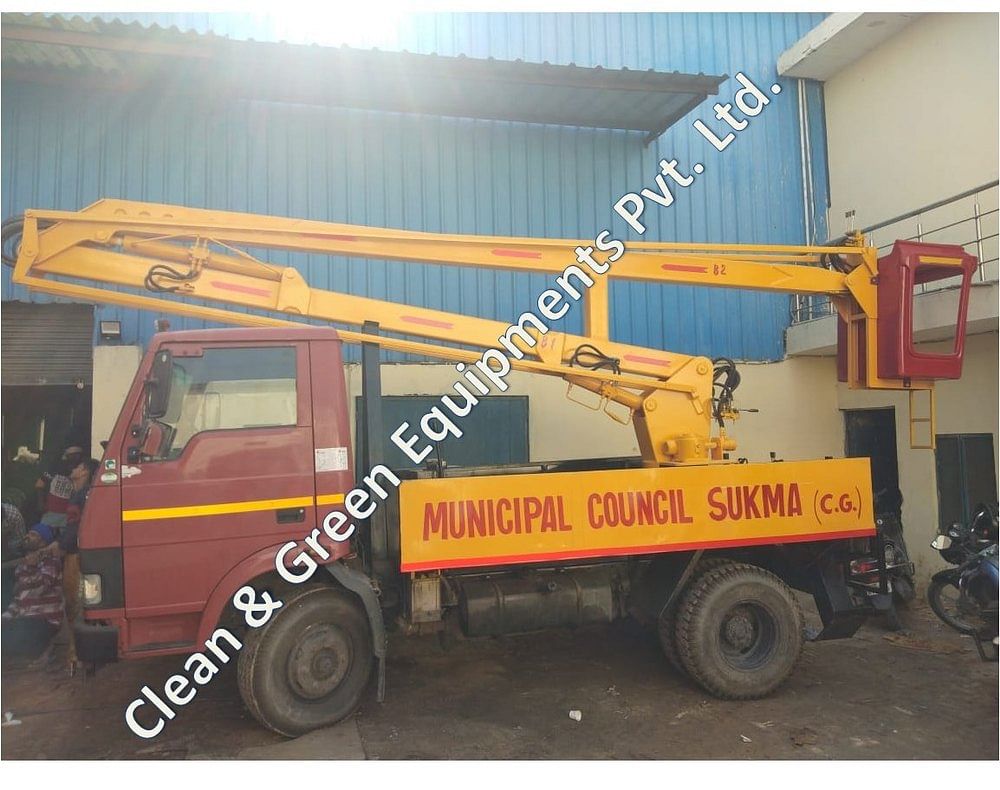 Street Light Repairing Lift, Platform Capacity: 200 Kg, Horizontal Outreach: 3.5Mtr