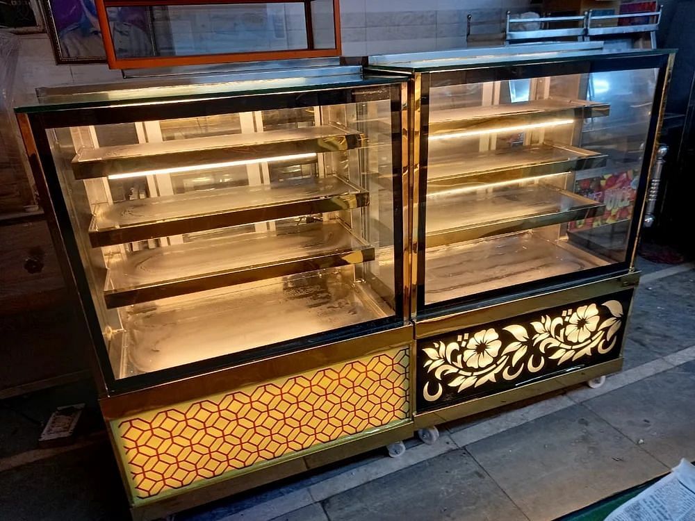 Sweet Display Counter, For Bakery