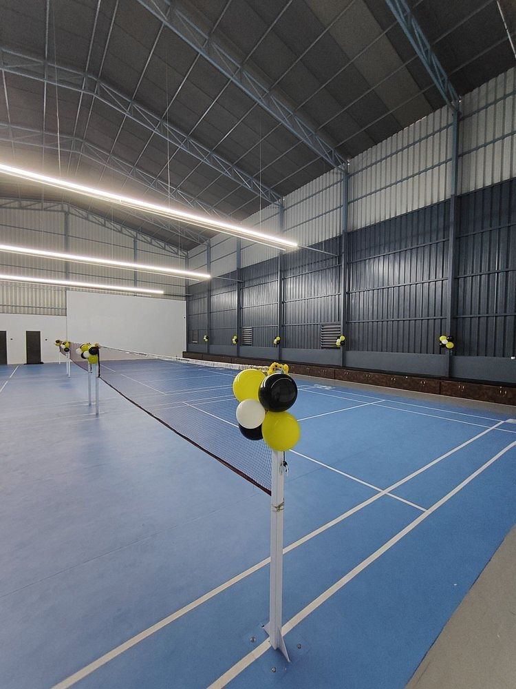 Synthetic And Wooden Flooring Prefab Badminton Court Roofing Shed Contractors, in Tamil Nadu, 1 T0 10 Courts