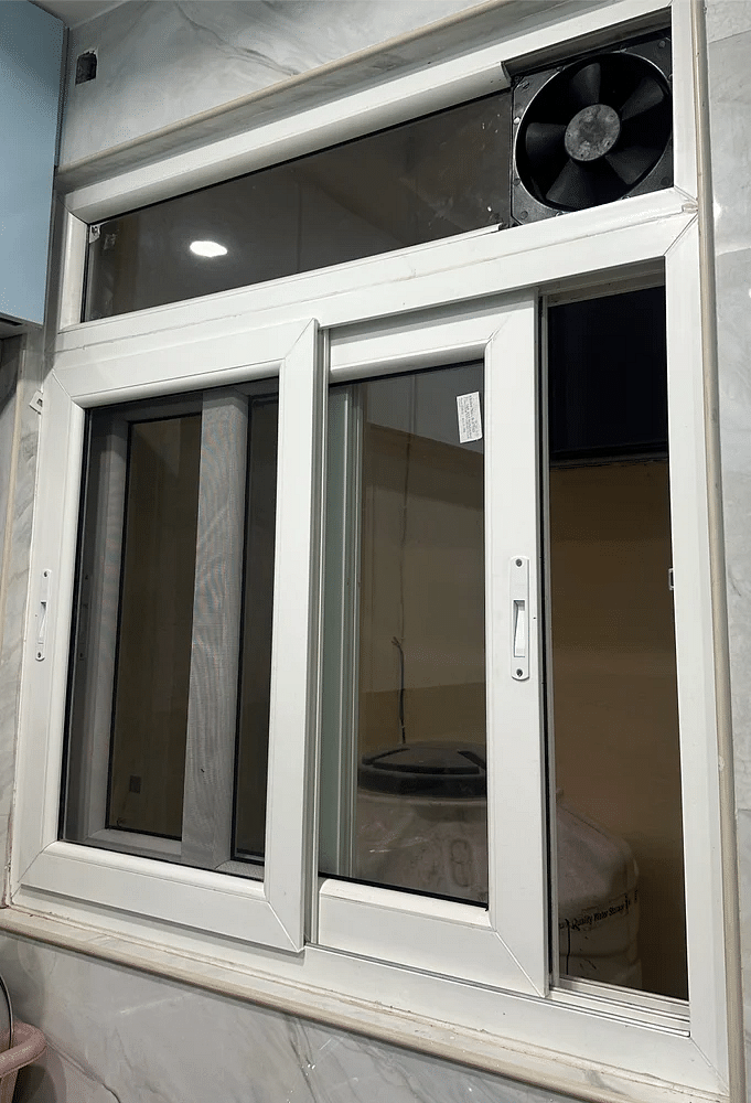 Three Track Sliding Window With Exhaust