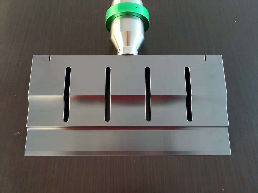 Ultrasonic cutter