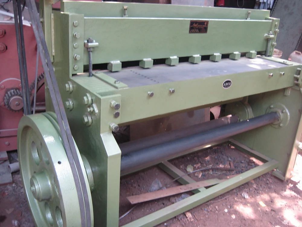 Under Crank Shear Machine