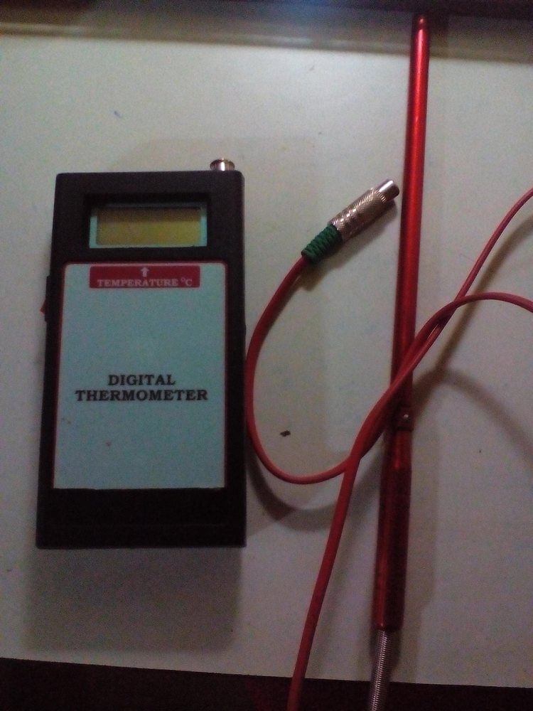 VHRC Digital Portable Temperature Indicator