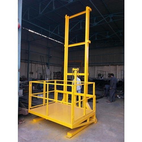 Vishwakrama Hydraulic Single Mast Goods Lift, Capacity: 4-5 ton