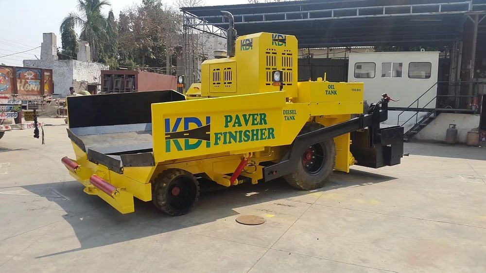 Wet Mix Paver Finisher Machine, Automation Grade: Manual