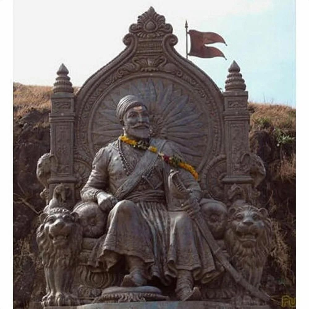 White Marble Shivaji Maharaj Statue, For outdoor, Size: 8 Feet