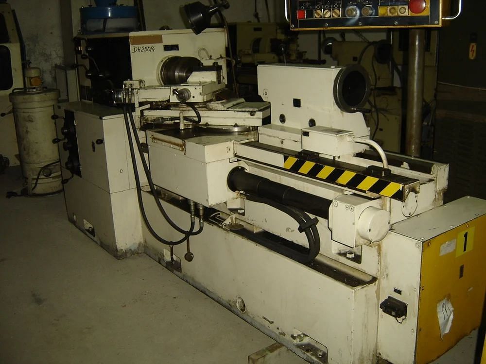 WMW 250/4 Grinding Attachment Hob Relieving Lathe for sale