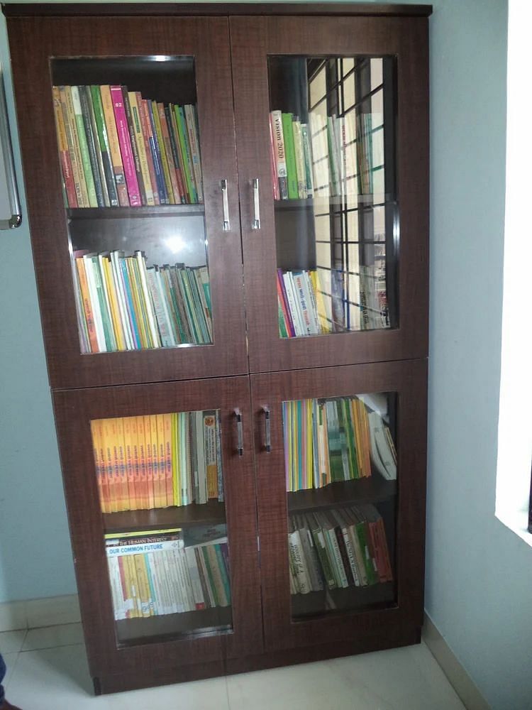 Wooden No. Of Shelves: 5 Shelves Office Steel Almirah, Without Mirror