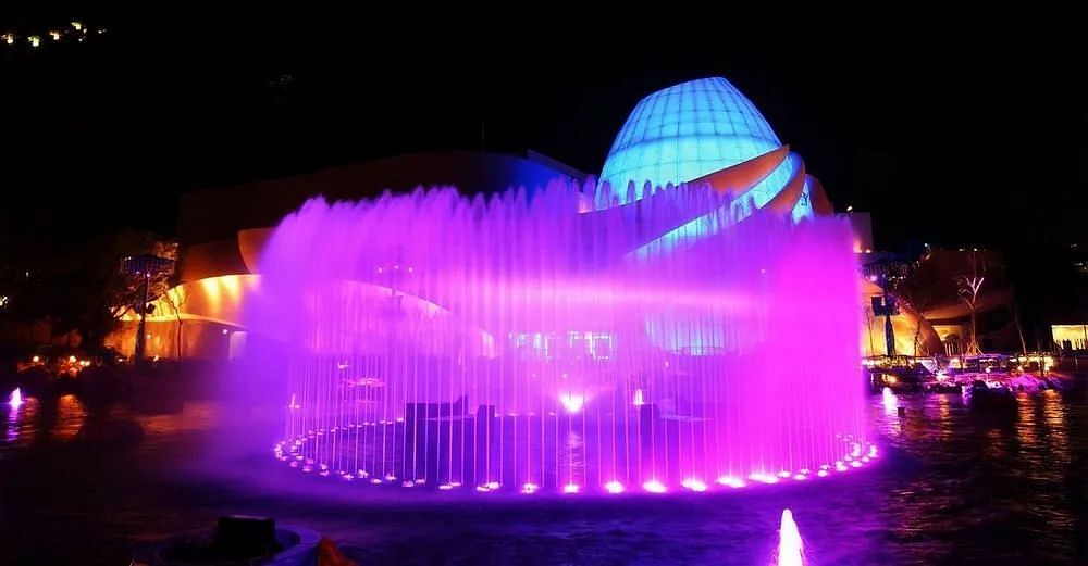 Yellow Musical Water Fountain, Application: Parks, Hotels